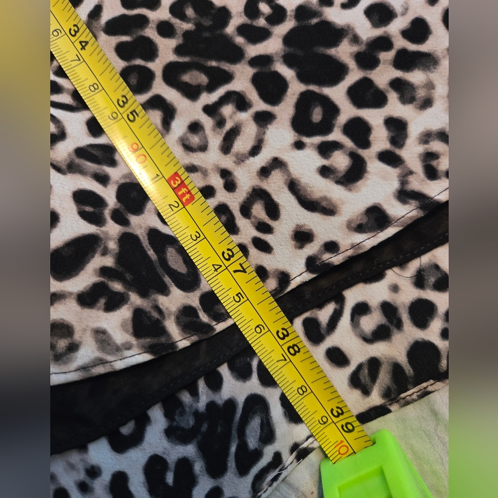 Vince Camuto Beige and Black Leopard Print Midi Dress - Picture 5 of 11